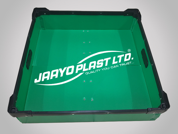 Side view of a blue PP corrugated returnable container